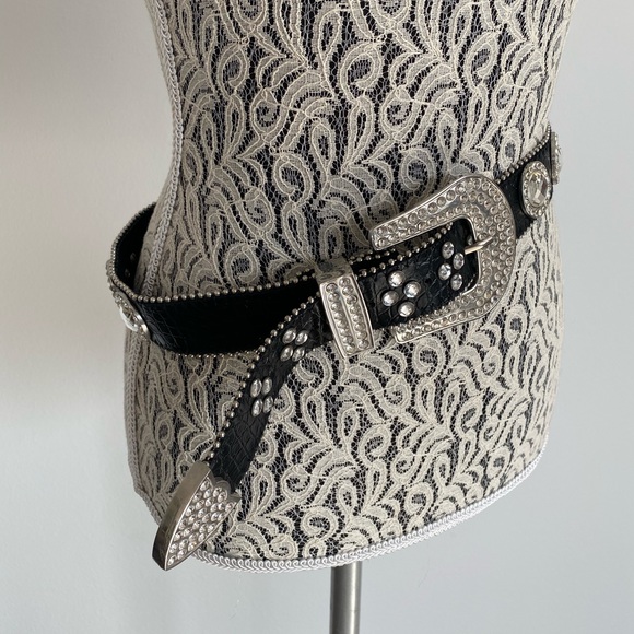 Black accent belt with silver and rhinstone studs; country style buckle - Picture 3 of 5